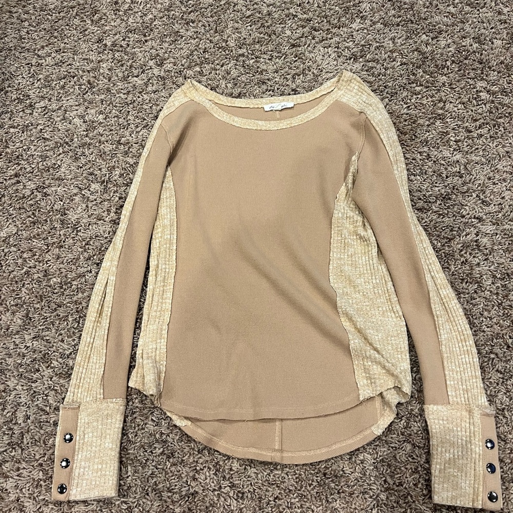 Very cute cream top